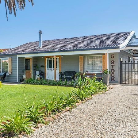 Palm Tree Cottage - Aldinga Beach - C21 Southcoast Holidays Exterior photo