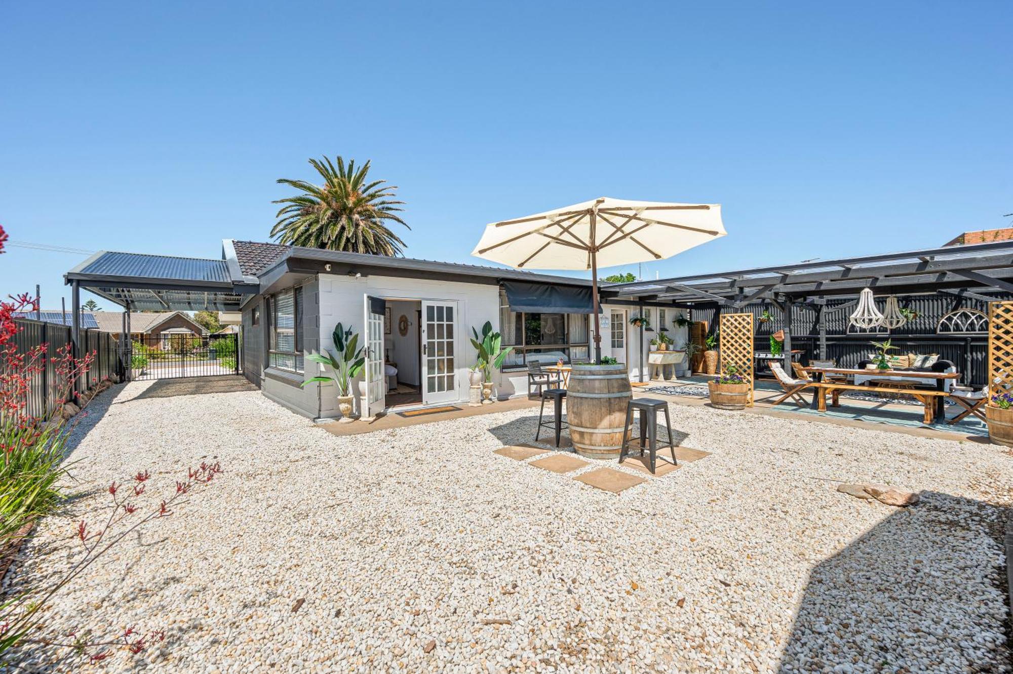 Palm Tree Cottage - Aldinga Beach - C21 Southcoast Holidays Exterior photo